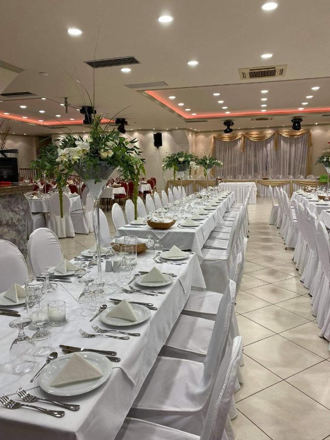 Opera House Hotel Сими Екстериор снимка