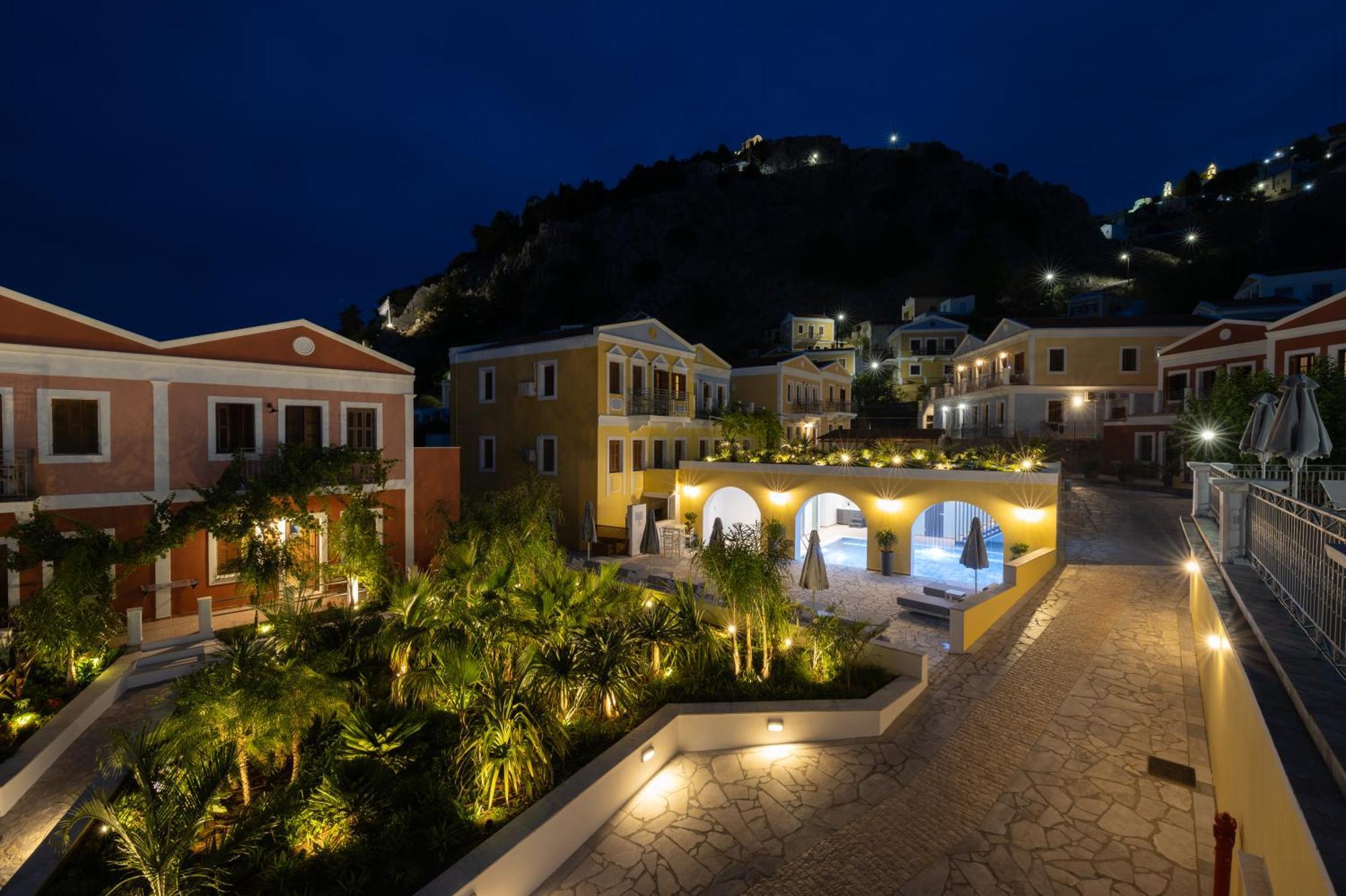 Opera House Hotel Сими Екстериор снимка