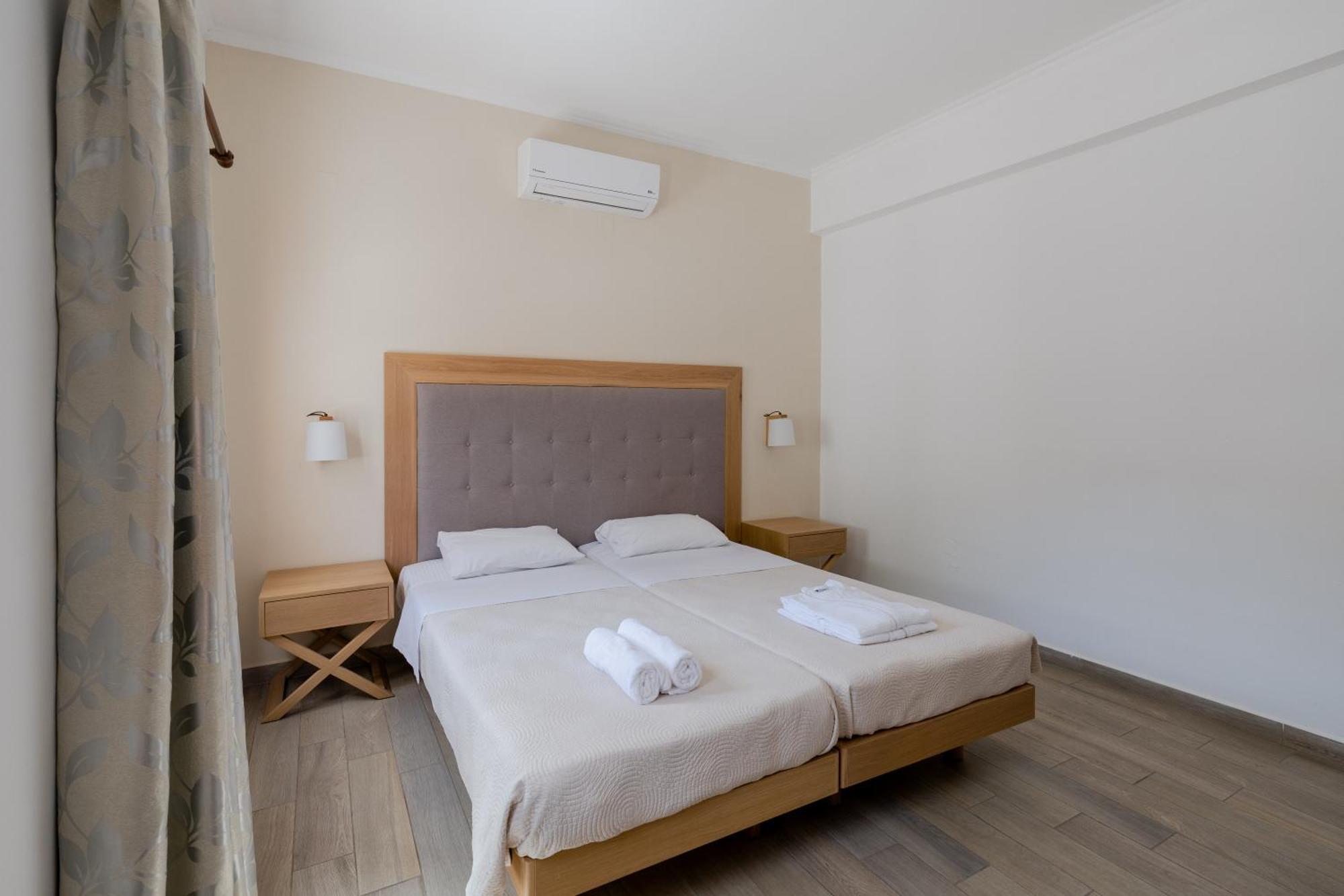 Opera House Hotel Сими Екстериор снимка